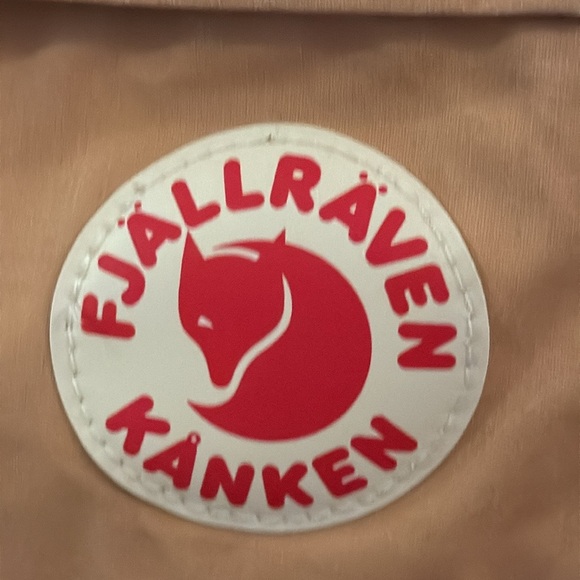 Fjällräven Kånken hip pack flesh Pink or Crossbody Bag great pre owned condition - Picture 4 of 4